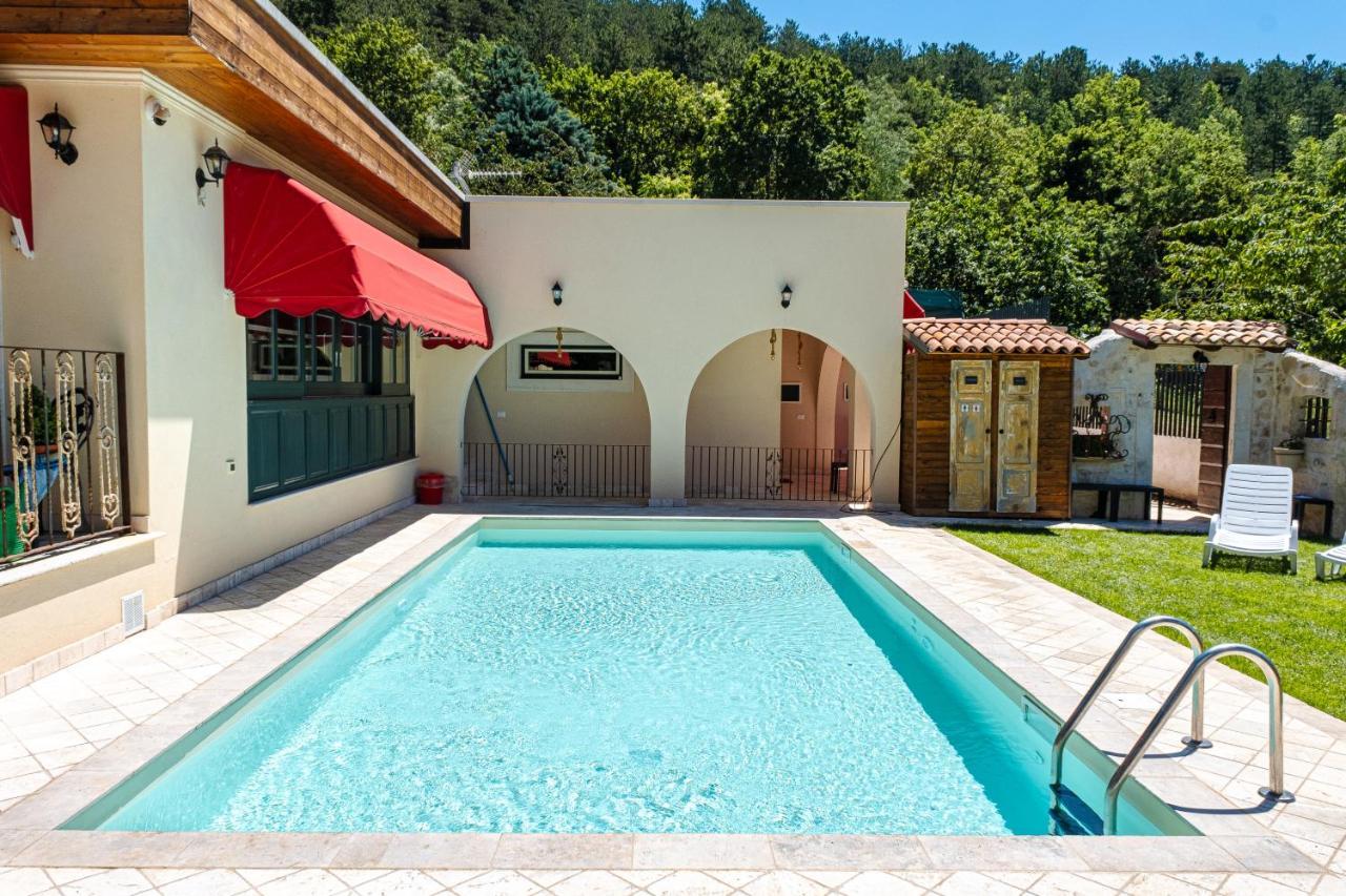Aria Di Bosco Bed & Breakfast L'Aquila Exterior photo